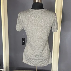 Nike Women’s Gray Dri-Fit Training T-Shirt Short Sleeve 453181-091 Size M NWT thumbnail 5