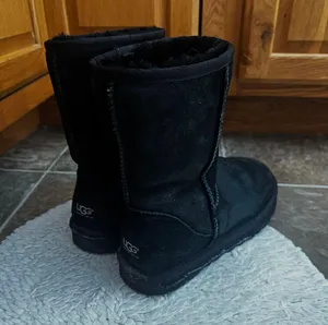 UGG Boots thumbnail 1