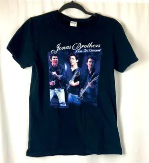 Gildan black Jonas Brothers Live in Concert graphic T-Shirt size small thumbnail 1
