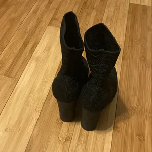 DKNY Logo Chunky Platform Ankle Knot Bootie Women’s US 7 Black Color 4”Heel NWT thumbnail 3