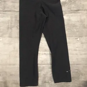 Nike black cropped leggings thumbnail 3
