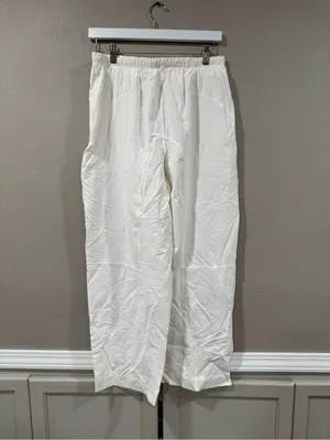 Lululemon Lightweight Mid-Rise Barrel-Leg Cropped Pant Color White thumbnail 8