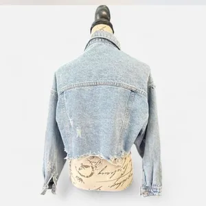 Meghan LA Women’s Cropped Distressed Denim Jacket – Size M 💙✨ thumbnail 8