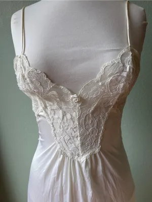 Val Mode Vintage White Lace Trim Bridal Nightgown thumbnail 8