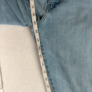 Levi's 311 Shaping Skinny Jeans Women's 34 Light Wash Stretch Denim Minimalist thumbnail 6