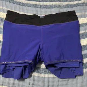 Women’s Lululemon blue skort size 6 thumbnail 5