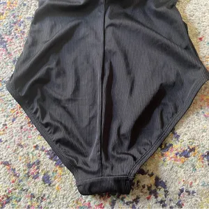 Hurley UPF 50+ One Piece Bathingsuit NWT thumbnail 8