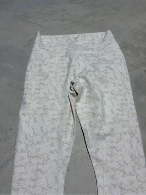 Fabletics NWT Define high-waisted soft white 7/8 leggings large MSRP$70 thumbnail 2
