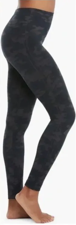 NWT Spanx look at me now leggings Black Camo FL3515 Size Medium thumbnail 1