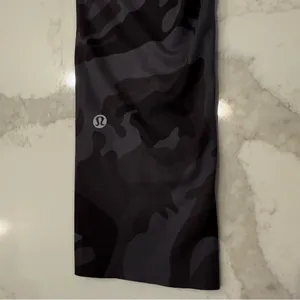 Lululemon Fast & Free High Rise Crop Leggings Women’s 6 Gray Camo Reflective Gym thumbnail 6