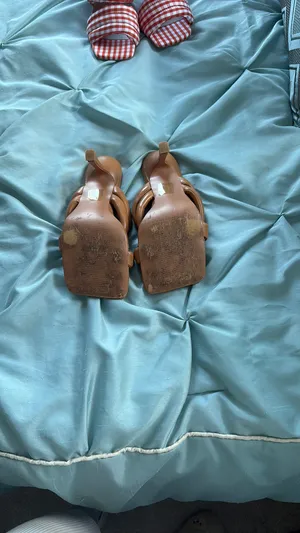 Pretty Little Thing Caramel heels thumbnail 2