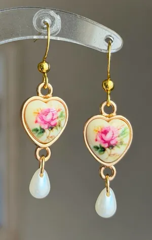 Handmade cottage fairy antique style heart rose dangle earrings🌹🩵 thumbnail 1