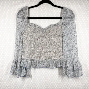 Revolve Storia Blue‎ Cream Floral Smocked Puff Sleeve Top thumbnail 1