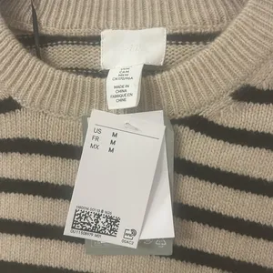 NWT H&M Beige Black Striped Pattern Dropped Shoulders Short Sweater Size Medium thumbnail 3