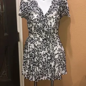 Nasty gal white and black short sleeve dress thumbnail 3