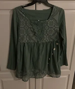 Just fashion now gorgeous leaf green boho‎ top. Size medium thumbnail 1