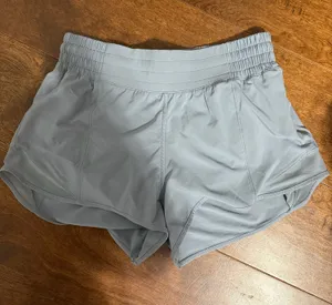 Lululemon Hottie Hot Shorts 2.5" High-Rise thumbnail 1
