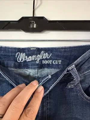 Wrangler Blue Flare Wide-Leg Jeans — Women's thumbnail 2