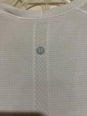 Lululemon White Swiftly Tech Short sleeve Shirt 2.0 hip length thumbnail 4