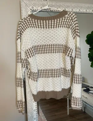 Sweater Size M thumbnail 1