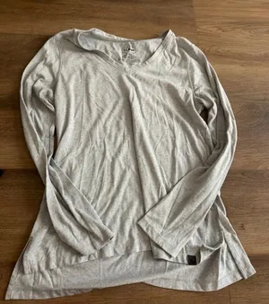 L.L. Bean Light Gray Women's Long-Sleeve V-Neck Top thumbnail 1