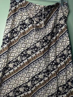 Old Navy Women’s 12 Cotton Maxi Skirt Boho Tribal Print Drawstring Festival thumbnail 4