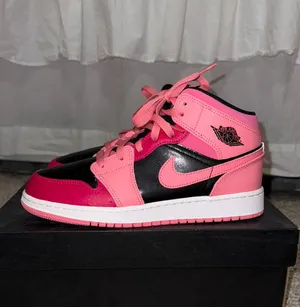 Nike Air Jordan Mid GS 1 thumbnail 1