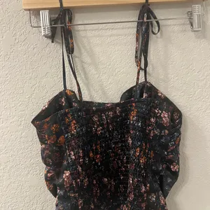 Abercrombie & Fitch Square Neck Crop‎ Top in Navy thumbnail 2