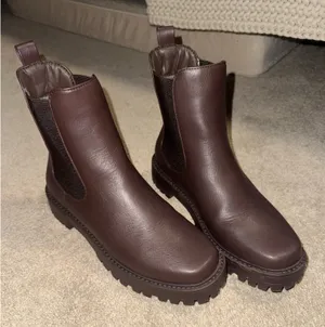 Cushionare Women’s brown booties thumbnail 1