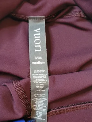 Vuori Pace High Rise Leggings Size Medium Burgundy Yoga Running Athletic thumbnail 12