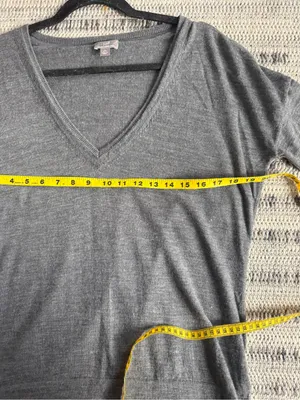 J. Jill Classic Merino Wool V-Neck Sweater in Gray thumbnail 6