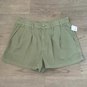 Free People Billie‎ Chino Shorts - Size 12 - Army Green - NWT thumbnail 4