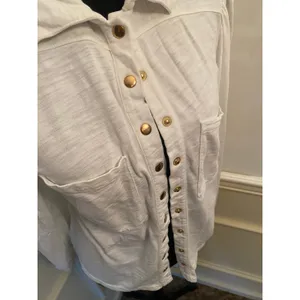 Nation Ltd The Desta Femme Button Up Top in Optic White w Gold Accents Cotton thumbnail 3