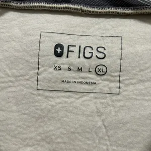 FIGS límited Edition Neoprene Pullover in Gray and White thumbnail 4