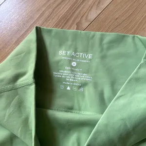 SET ACTIVE GREEN BIKER SHORTS thumbnail 2