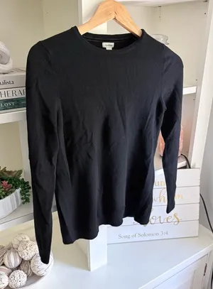 L.L. Bean Black Cashmere Crewneck Sweater thumbnail 1