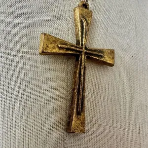 Vintage Gold-Tone Textured Cross Pendant Necklace thumbnail 2