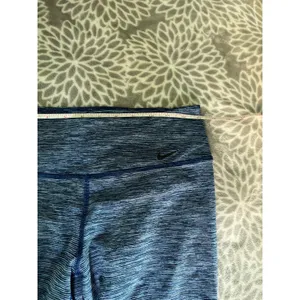 Nike Legend Dri-FIT Cropped Leggings‎ size Small Capri Blue Space Dye 90s Sporty thumbnail 6