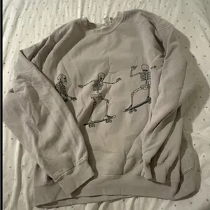 Urban outfitters Skeleton Skateboard Crewneck thumbnail 1