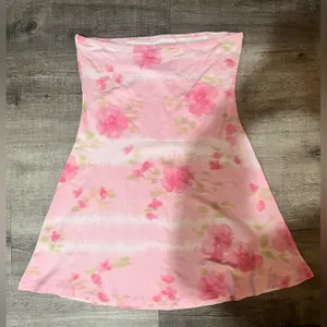 ASOS DESIGN bandeau mini swing dress in pink blurred print thumbnail 5