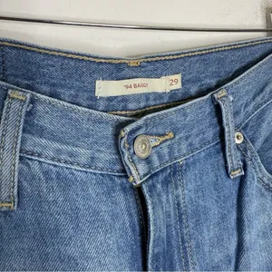 Levi’s ’94 Baggy Jeans Women’s Size 29 / 8 Distressed Blue Denim High Rise thumbnail 6