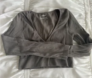 Garage Top Crop Long Sleeve thumbnail 1