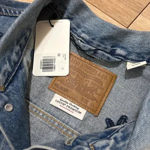 Levi’s denim jacket with embroidery thumbnail 6
