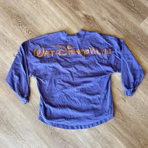 2021 Walt Disney World 50th Anniversary Castle Spirit Jersey Purple Size M thumbnail 3