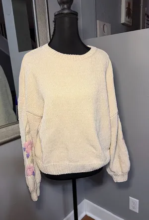 Harper Heritage cream chenille knit cottagecore sweater embroidered flowers sleeve medium. thumbnail 1