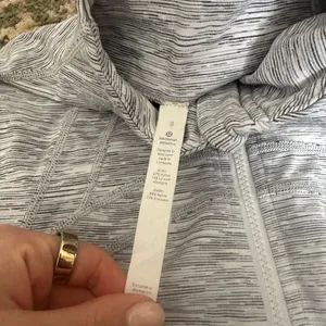 Lululemon Gray Zip-Up Jacket thumbnail 2