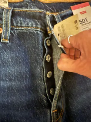 Levi's 501 Women's Straight Leg Blue Jeans size 29 x 32 thumbnail 6