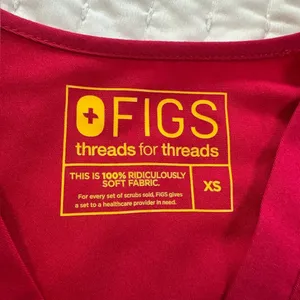 Figs Scrub Top Women’s XS Stretch Pockets Pink/Red Medical Wear thumbnail 12