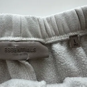 Fear of God ESSENTIALS Women's Beach Short elastic waist L thumbnail 4