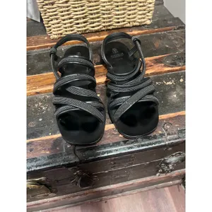 Brunello Cucinelli - Embellished Black Leather sandals Quiet Luxury Old Money thumbnail 2